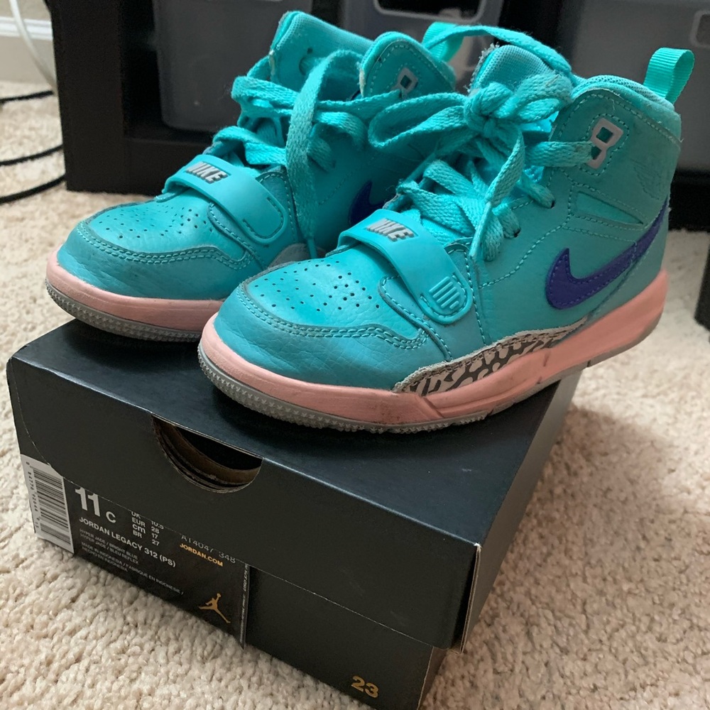 Kids Nike Air Jordan Size 11 Pink Aqua Blue